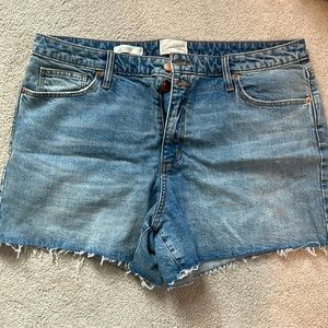 Universal Thread Jean shorts. Like new.